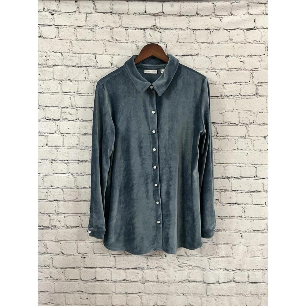 Susan Graver Gray Button Up Shirt Size M‎ Long Sleeve Collared